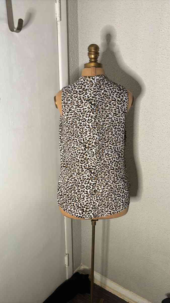 Zac  Rachel Animal Print Sleeveless Neck Strap Shirt Size Sm - Atlanta, Georgia - FleaMarketBay