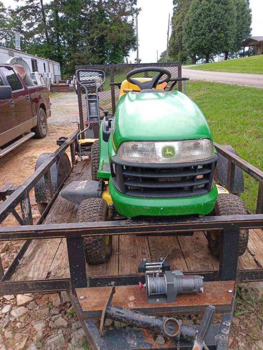 John Deere lawn tractor - Loudon, Tennessee - FleaMarketBay