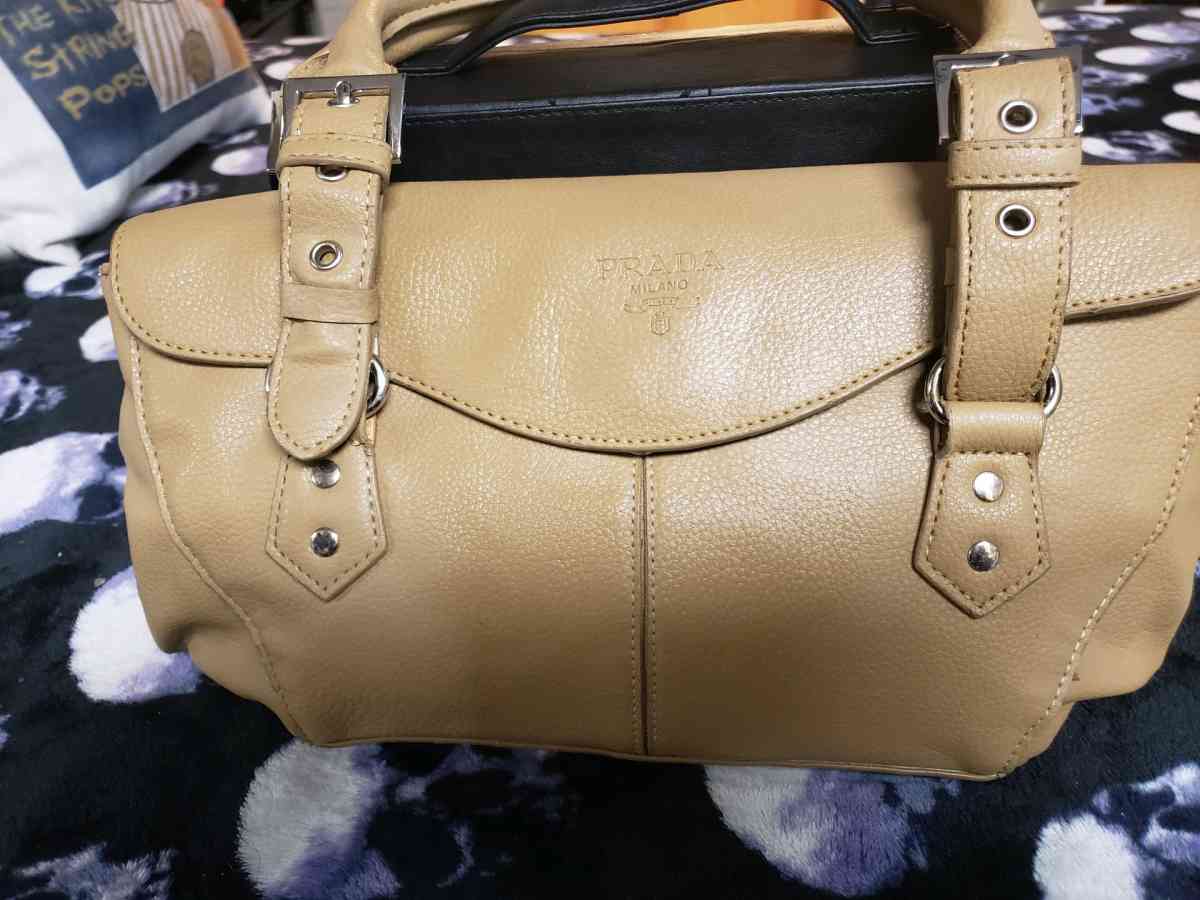 prada hand bag - Las Vegas, Nevada - FleaMarketBay