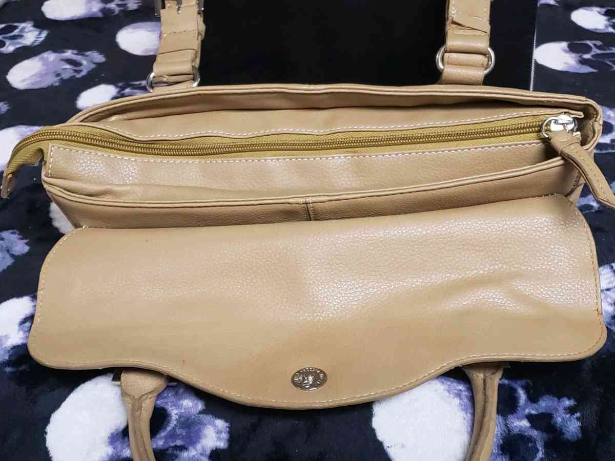 prada hand bag - Las Vegas, Nevada - FleaMarketBay