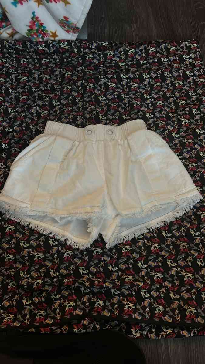 KendallKylie White High Waist Raw Hem Shorts Size XS Linen - Atlanta, Georgia - FleaMarketBay