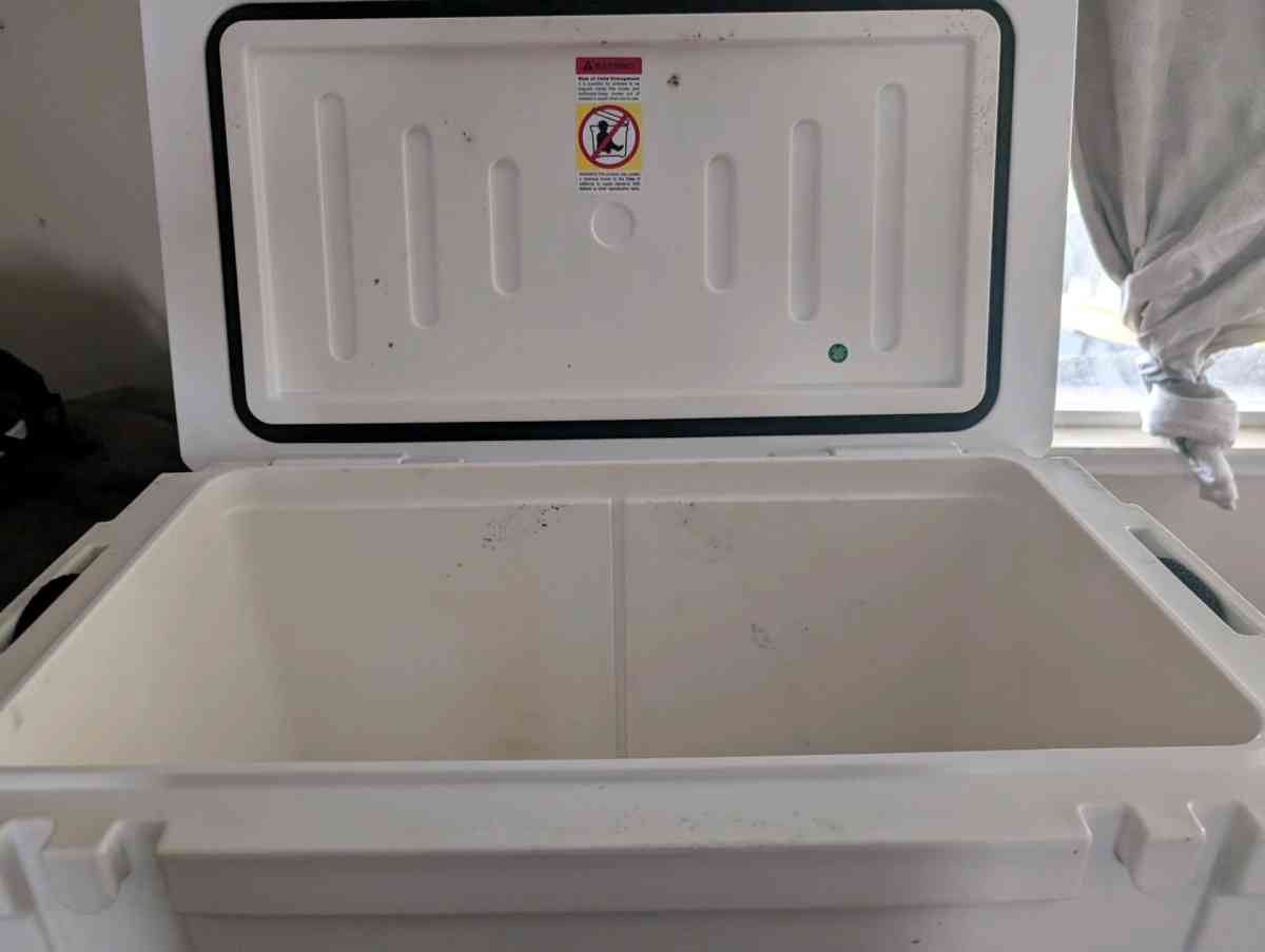 75L Insulated Cooler - Evansville, Indiana - FleaMarketBay