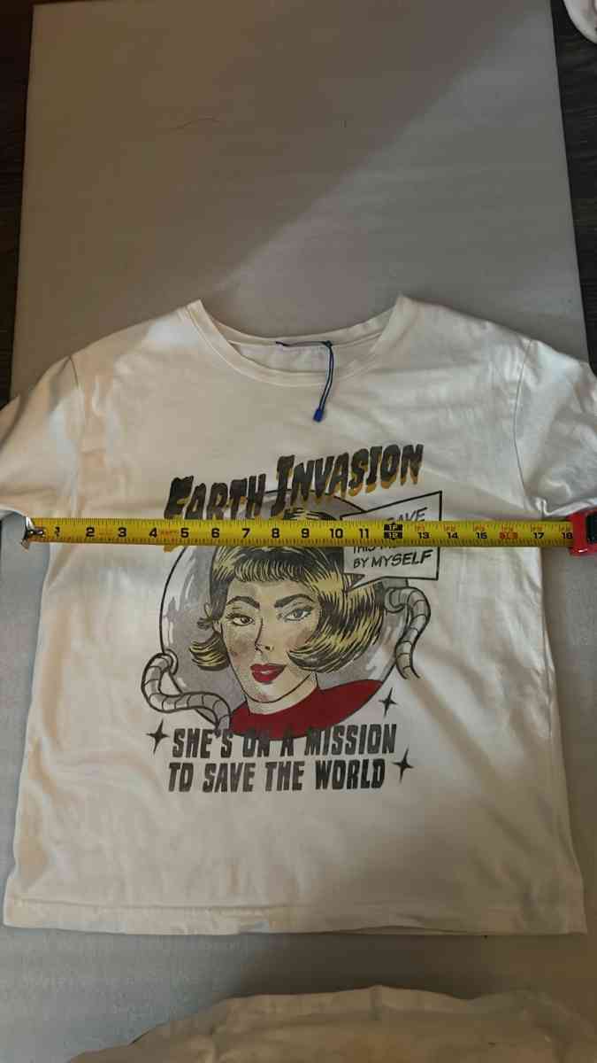 Zara Trafaluc Earth Invasion Short Sleeve Tee Size S New Wit - Atlanta, Georgia - FleaMarketBay