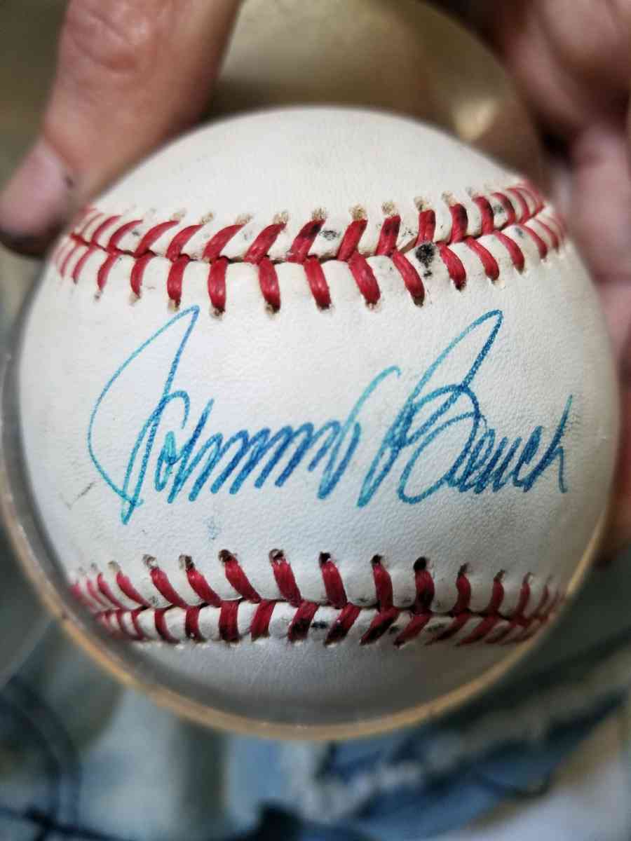 johnny bench auto graphed baseball - Cincinnati, Ohio