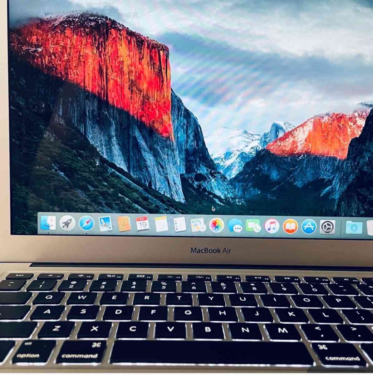 MacBook Air - Oxnard, California - FleaMarketBay