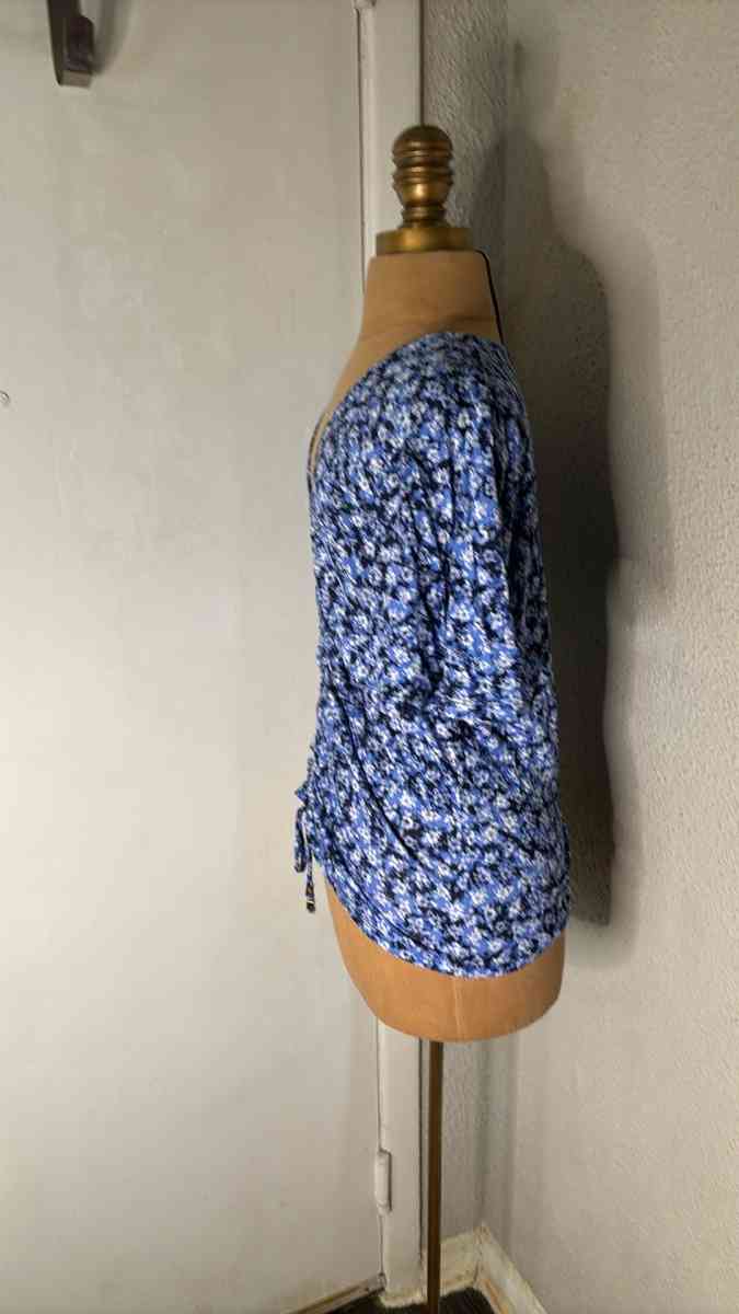 Michael Michael KORS Womens Midnight Blue Floral Short Sleev - Atlanta, Georgia - FleaMarketBay