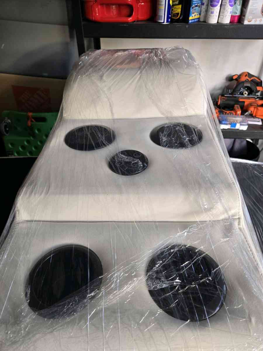 Vegan leather Bluetooth couch - Las Vegas, Nevada - FleaMarketBay