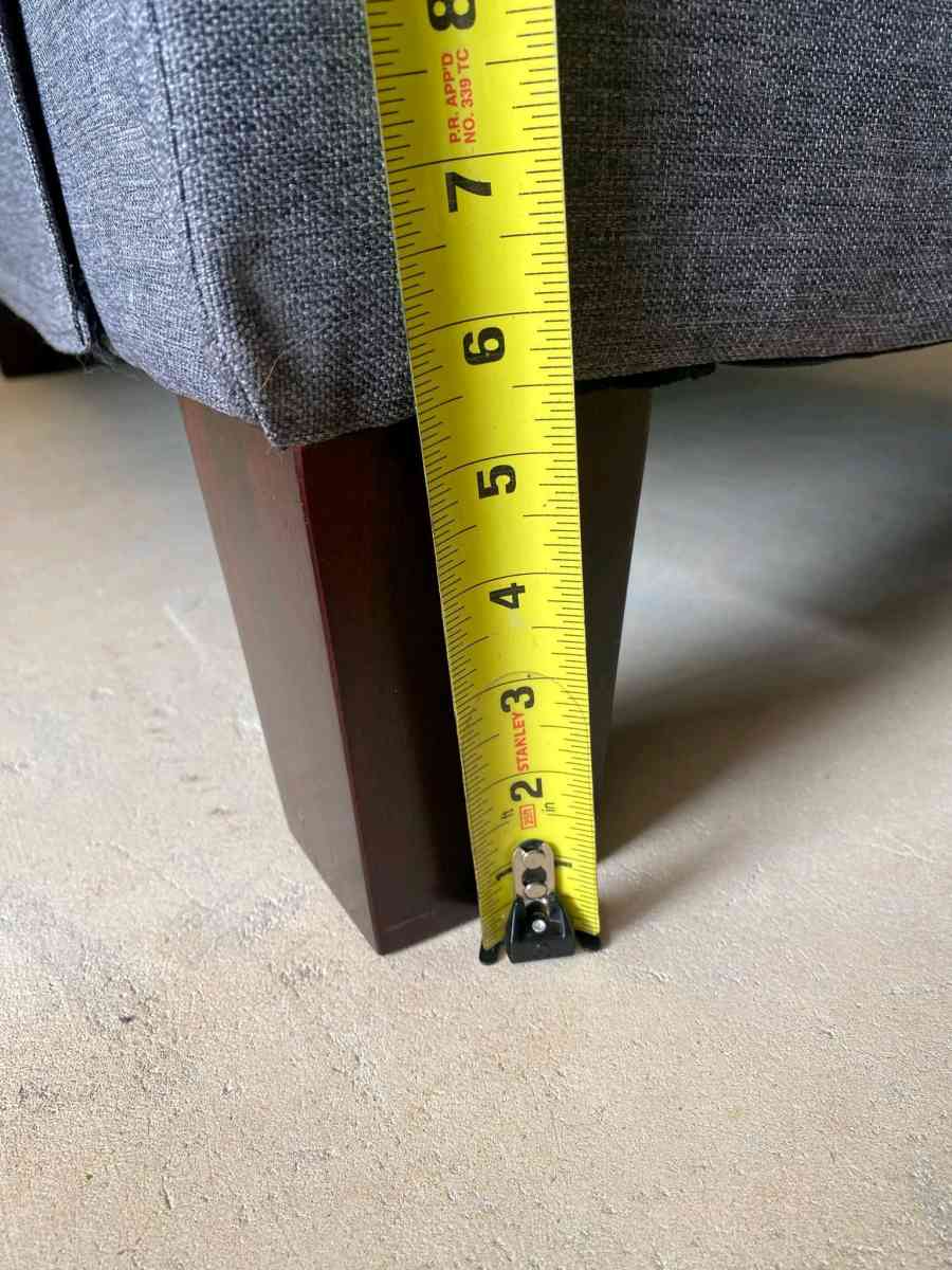 Grey sectional with ottoman Free Delivery If Needed - Frostproof, Florida - FleaMarketBay