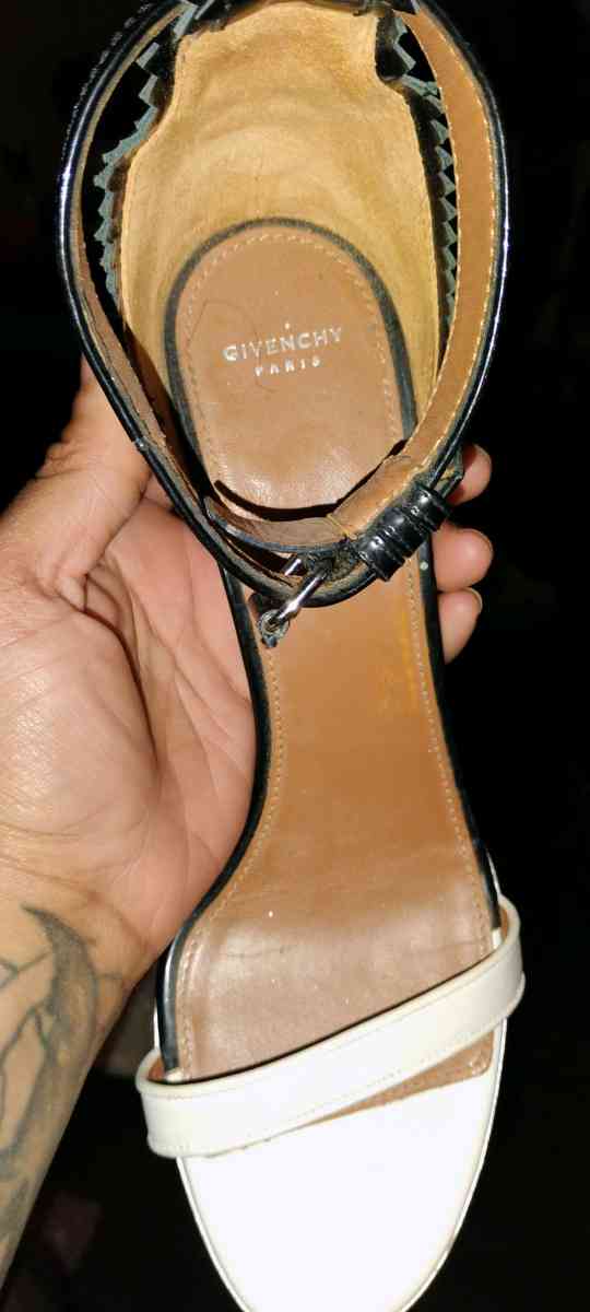Givenchy heels - Corpus Christi, Texas