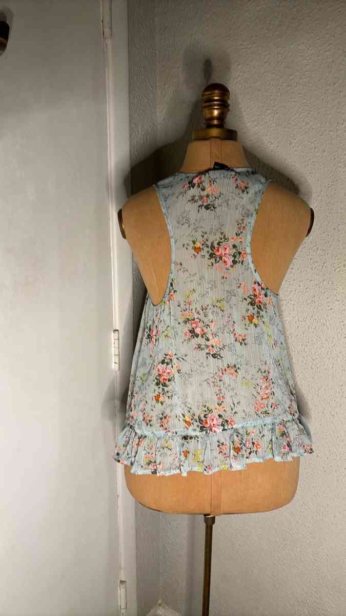 Living Doll Los Angeles Sleeveless Floral Tank Size S  Cotta - Atlanta, Georgia - FleaMarketBay
