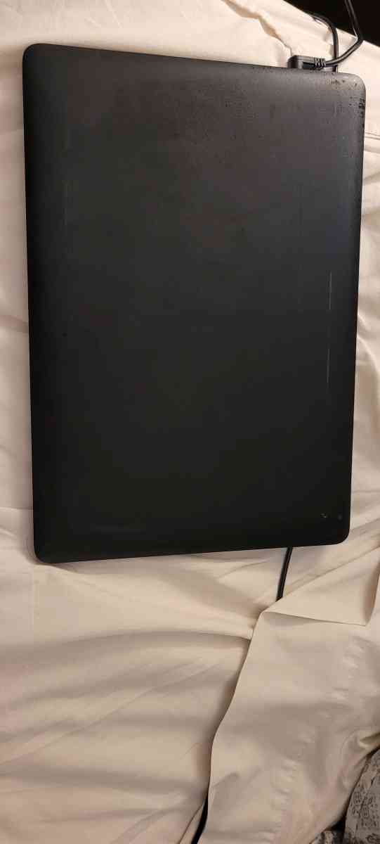 cheap Laptop with charger - Alicia, Arkansas - FleaMarketBay