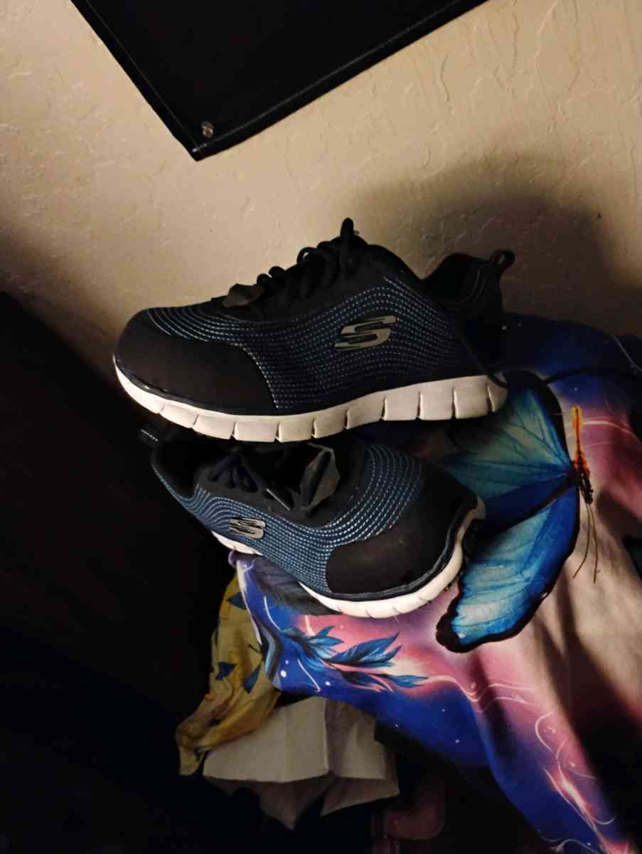 Womens Sketchers Blue Black Size75 - Sacramento, California - FleaMarketBay