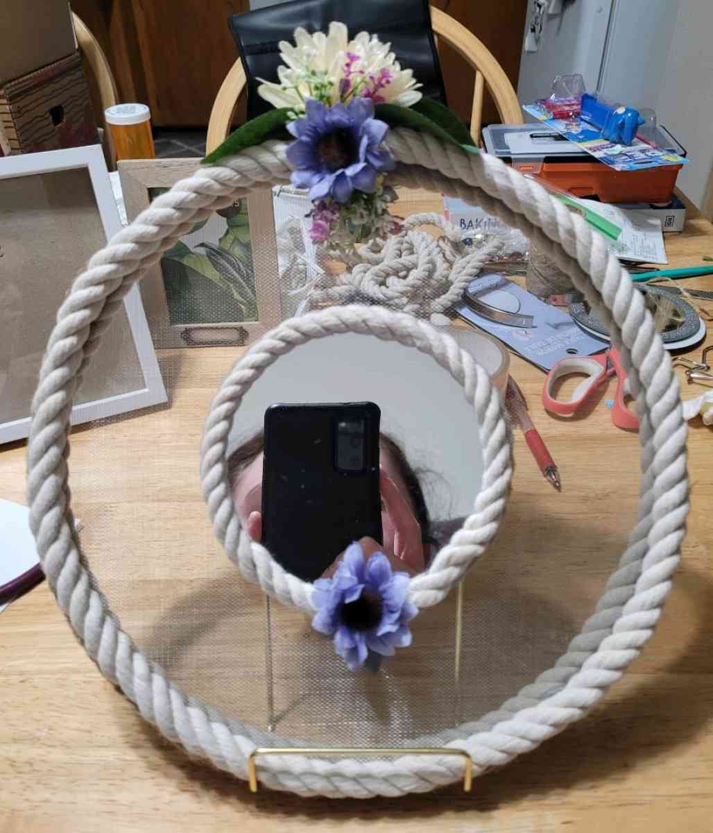 Dangle Earing Holder or Pin Holder - Yakima, Washington - FleaMarketBay