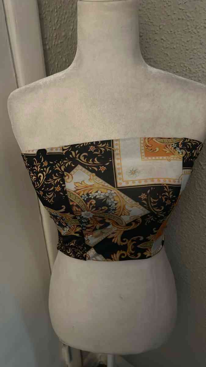 PLT PrettyLittleThing Black Chain Print Bandeau Crop Top Siz