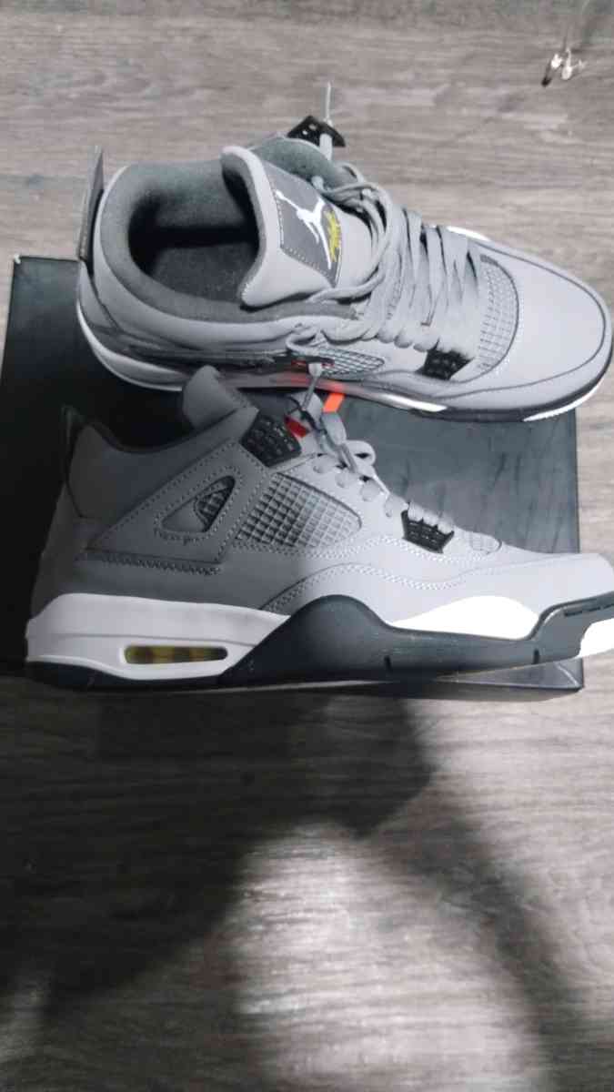 cool grey 4s - Las Vegas, Nevada - FleaMarketBay