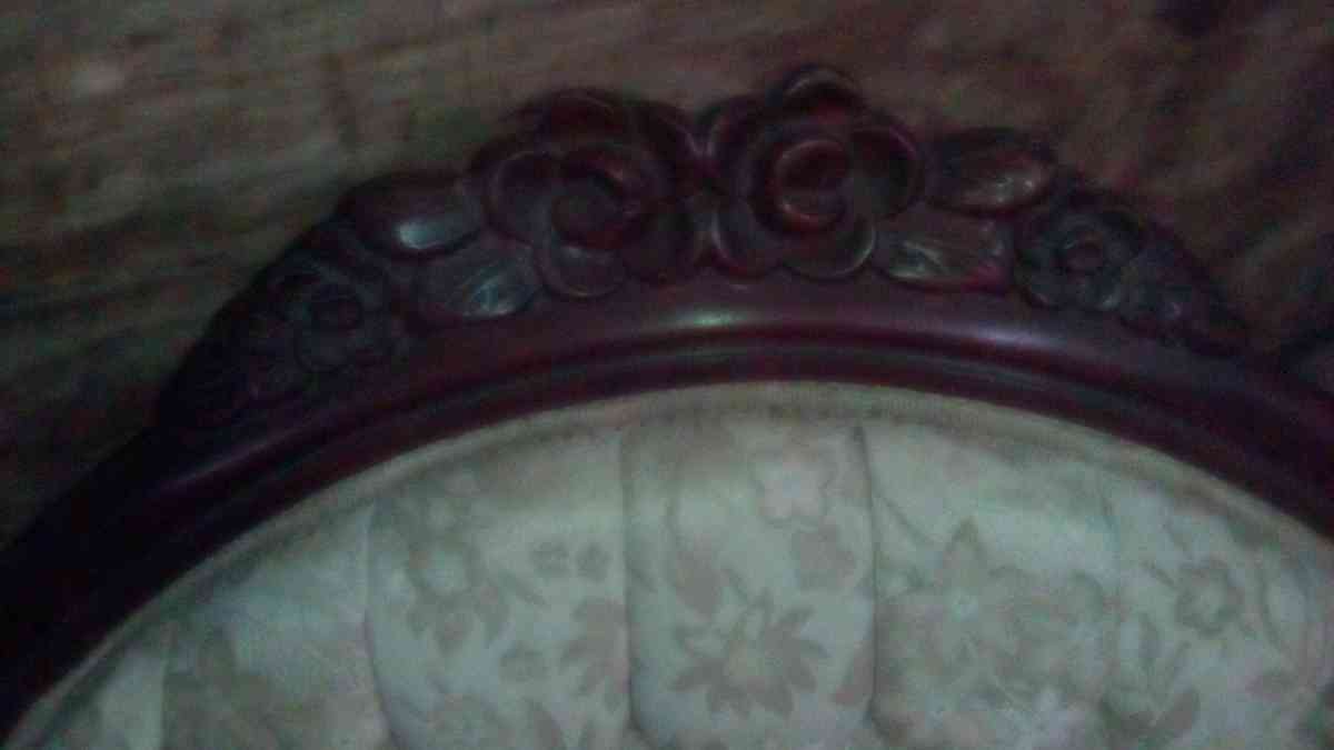 1512 victorian rose wood sofa - Memphis, Tennessee - FleaMarketBay