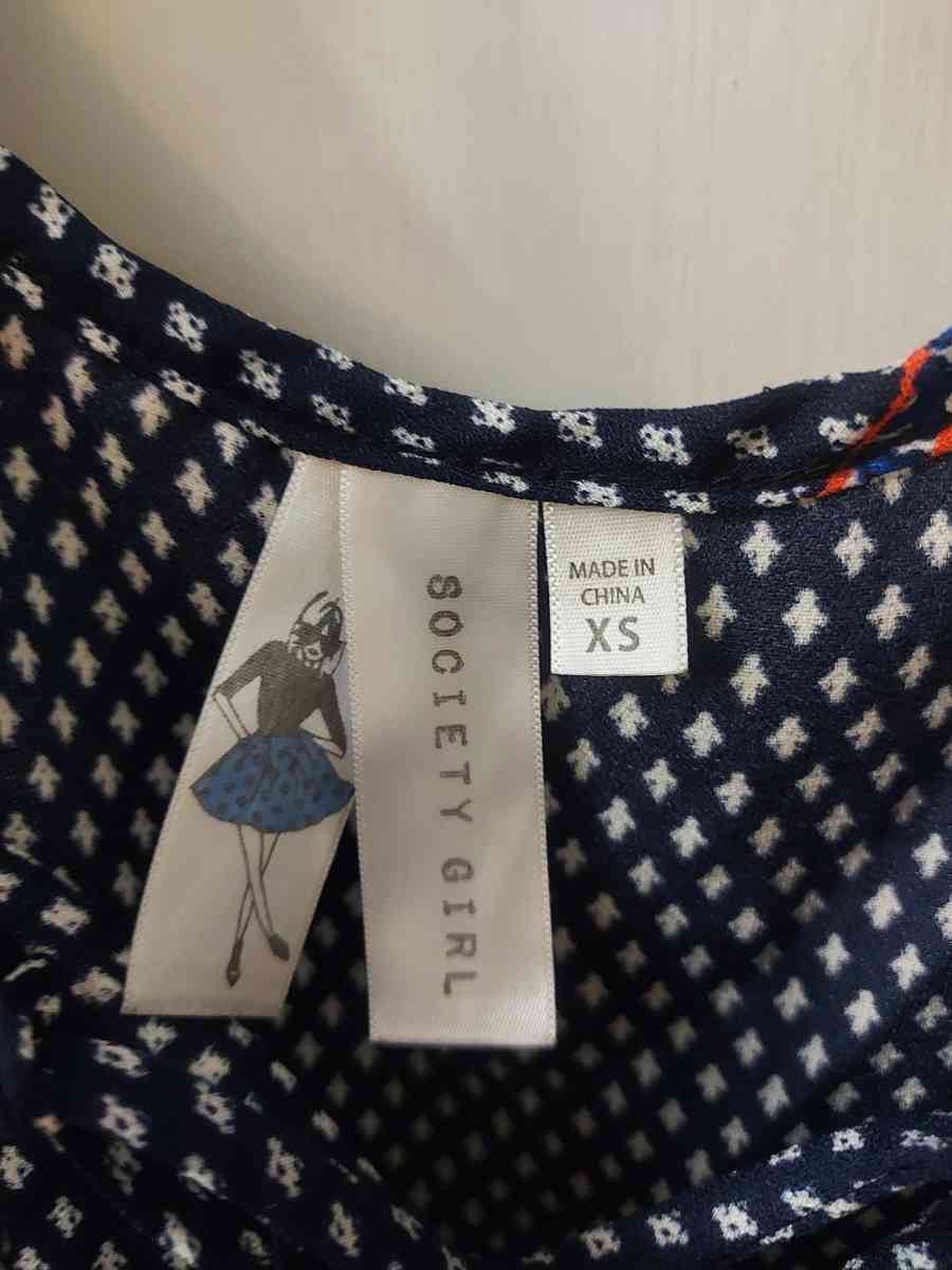 Society Girl Cold Shoulder Front Tie Top Size XS Paisley Pri - Atlanta, Georgia - FleaMarketBay