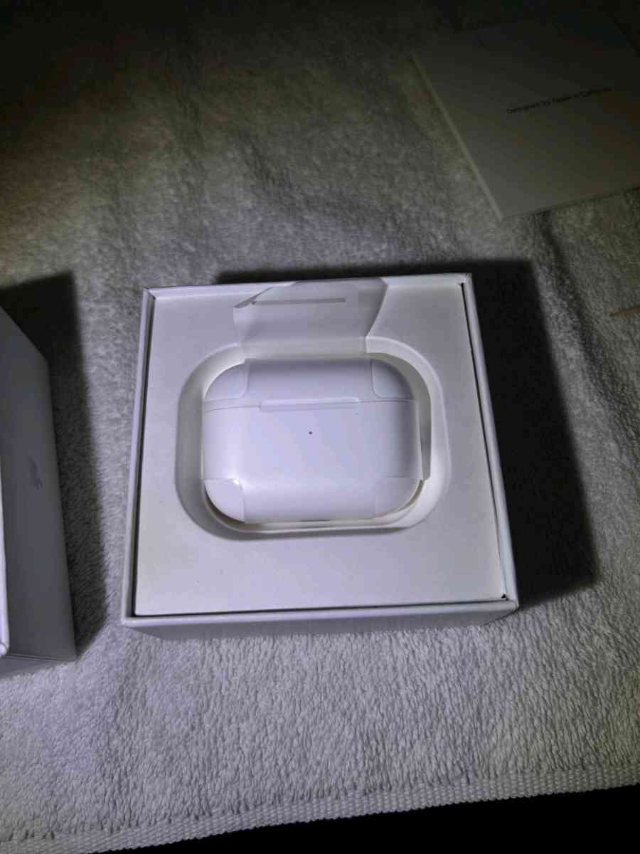 Apple airpod 2nd generation - Kansas City, Missouri - FleaMarketBay