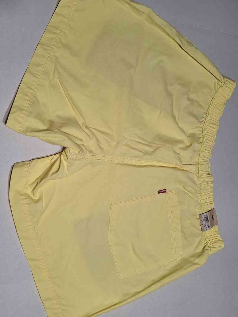 Levis MOOD YELLOW Mens XX Chino Easy 6 Shorts Size L - Laredo, Texas - FleaMarketBay