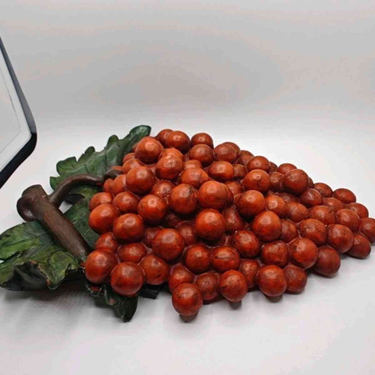 Vintage Beautiful Large Touch Of Class Resin Red Grape Wall