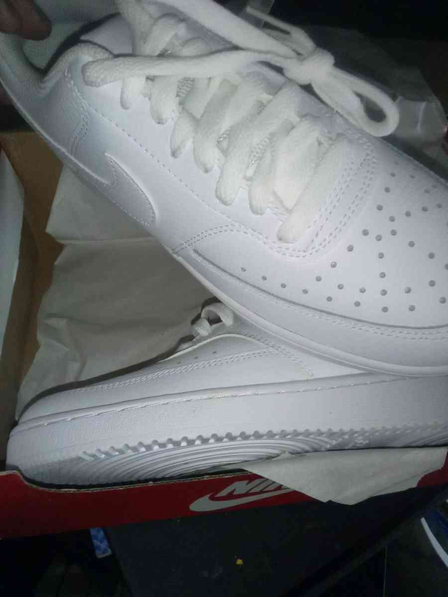 all white Nike Court womens size 8 - San Jose, California