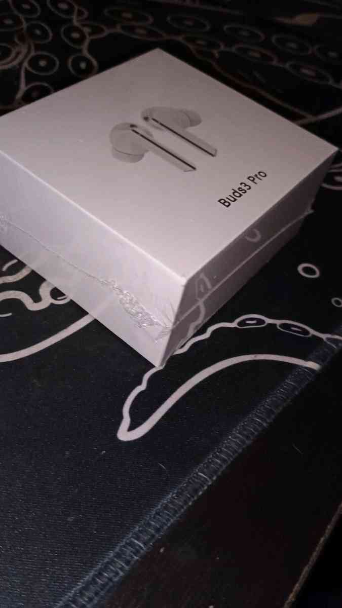 Samsung Galaxy Buds 3 Pro - Hastings, Michigan - FleaMarketBay