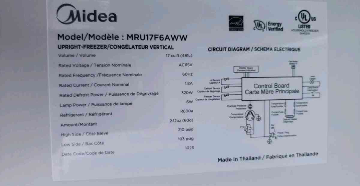 Midea stand up freezer - Autryville, North Carolina - FleaMarketBay