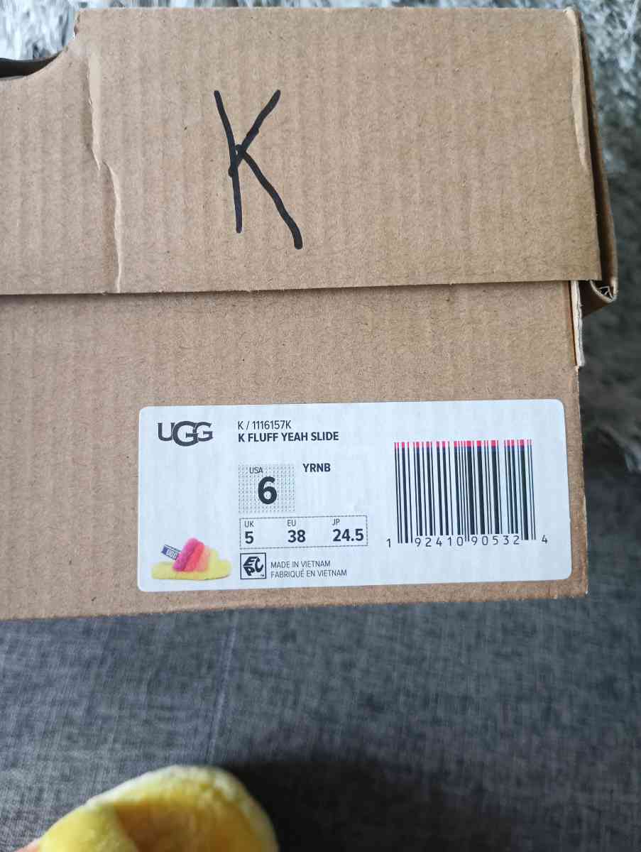 UGG Fluff Yeah Slide Kids Yellow Rainbow size 6 for women - Frostproof, Florida - FleaMarketBay