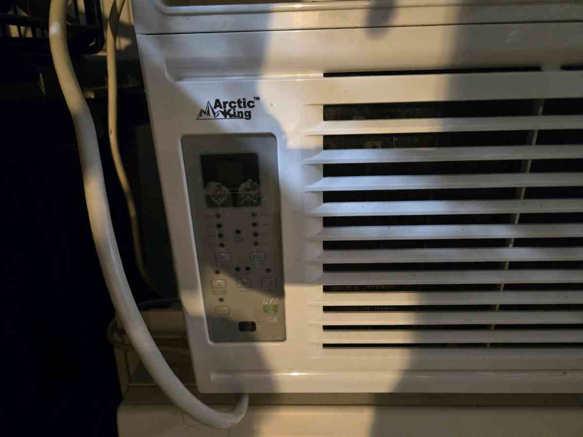 3 Ac units  one 4000 BTU one 5000 BTU one 15000 BTU - Milford, Massachusetts - FleaMarketBay