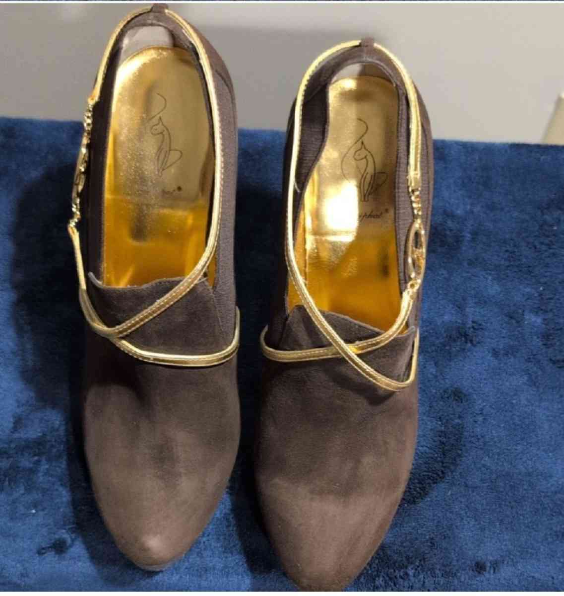 Brown and Gold Heeled Boots with Metallic Straps size 10 - Baltimore, Ohio - FleaMarketBay