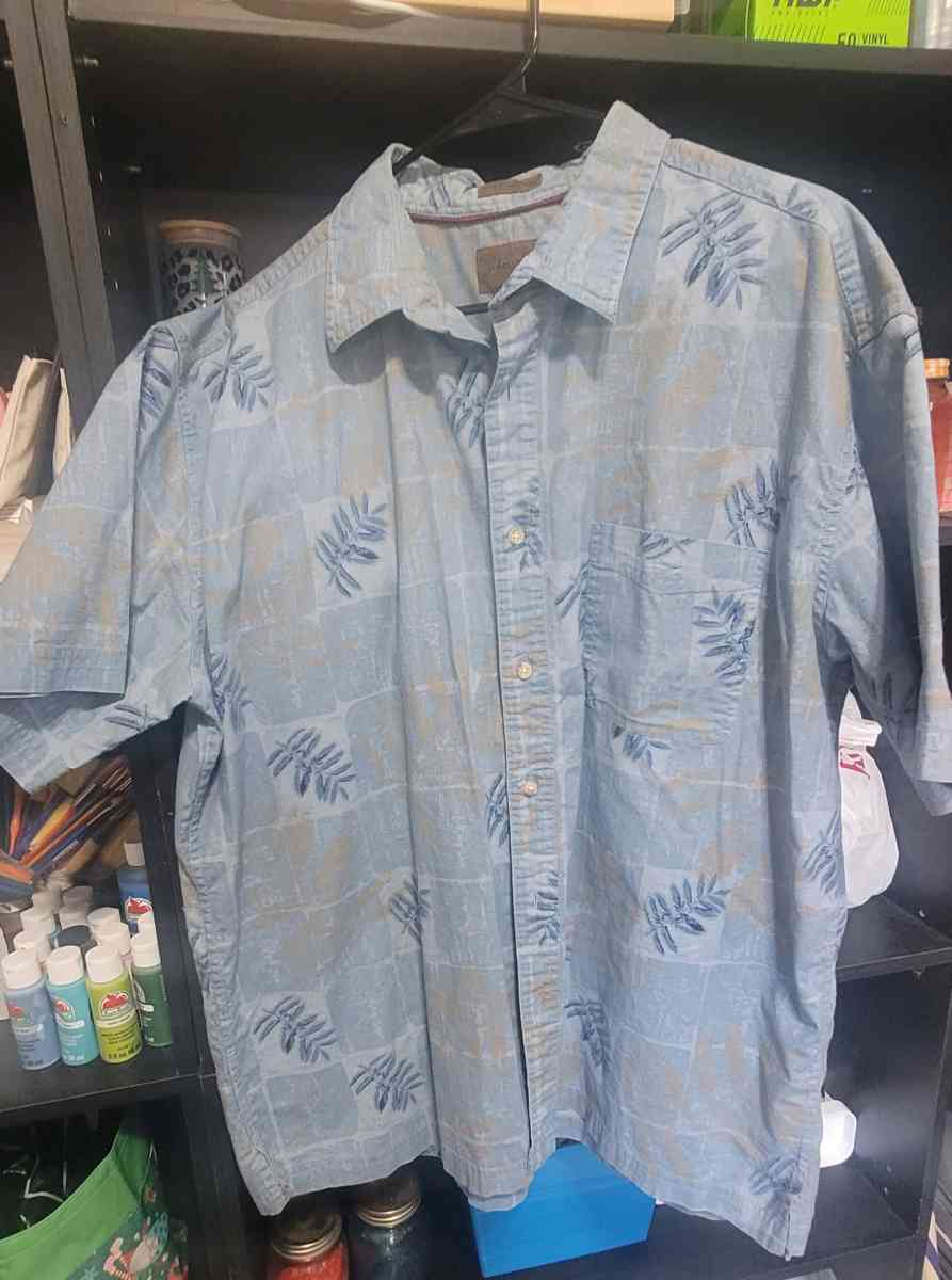Mens Button up Size XL - Bridge City, Texas - FleaMarketBay