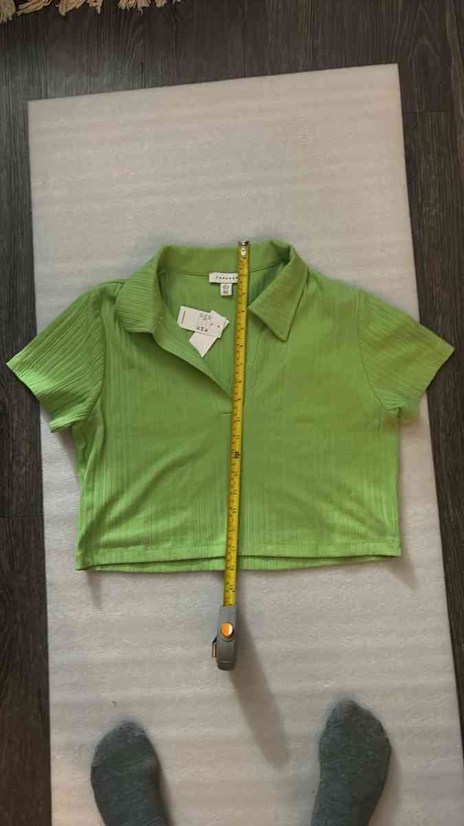 Topshop Bright Green Ribbed V Neck Crop Top Size 12 Spring S - Atlanta, Georgia - FleaMarketBay