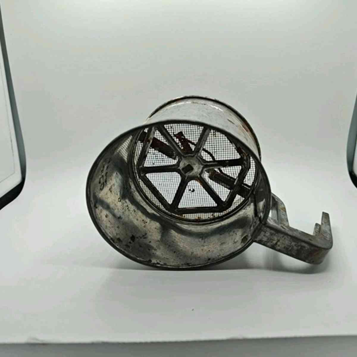 Vintage Bromco Flour Sifter kitchen Squeeze Handle farmhouse - Alicia, Arkansas - FleaMarketBay