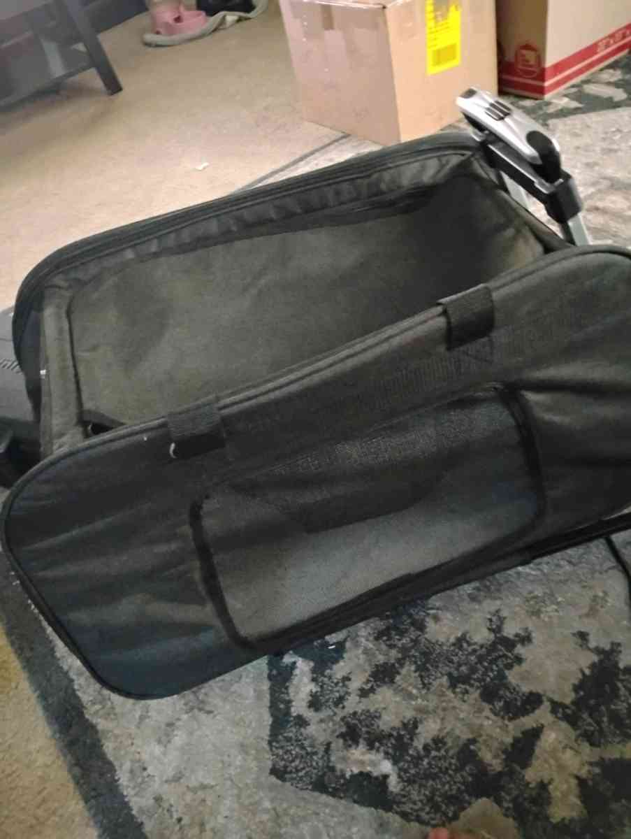 dog carrier and a roller - Casa Grande, Arizona - FleaMarketBay