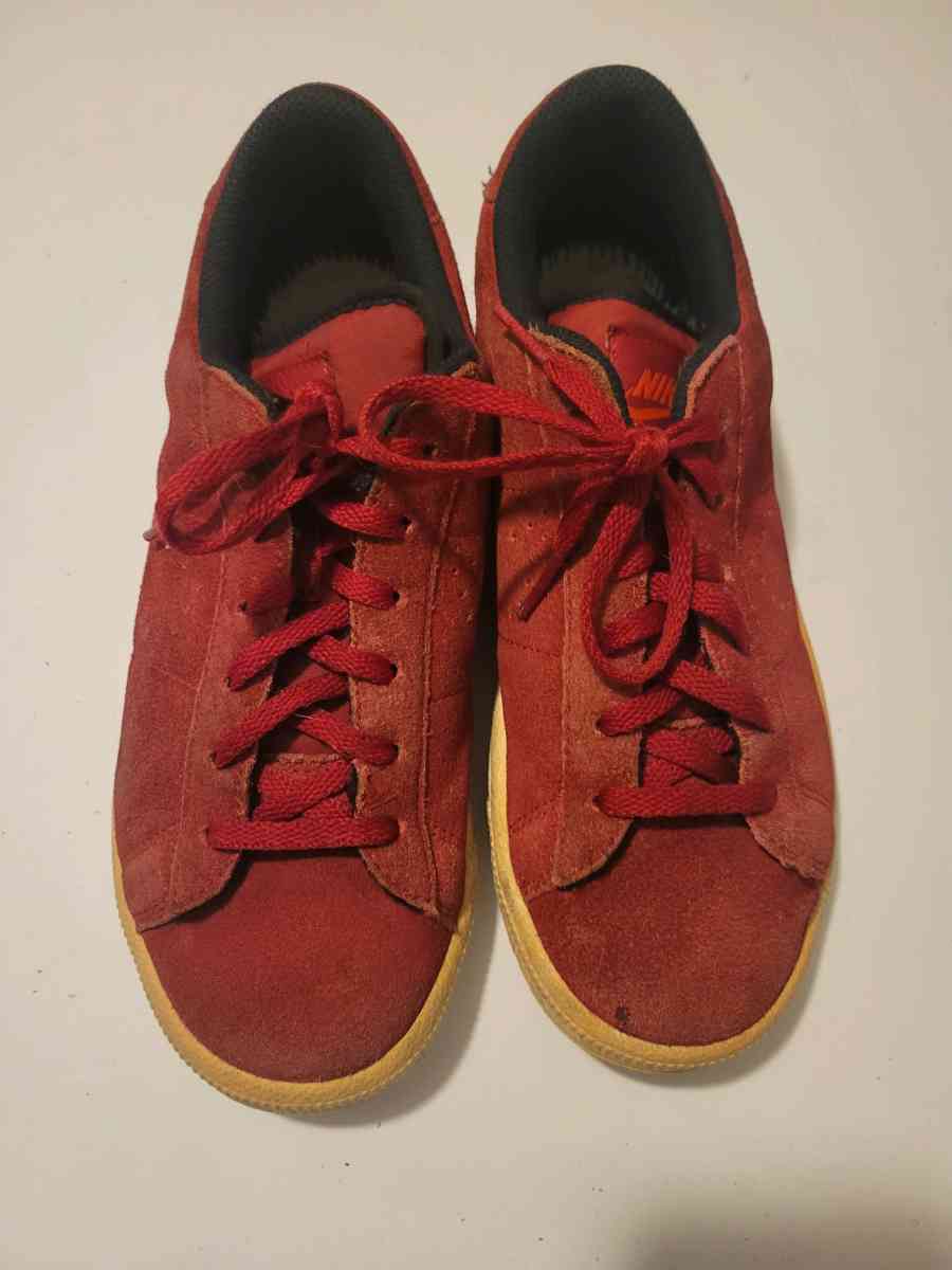 Size5Y Niki red seude sneakers - Jacksonville, Florida