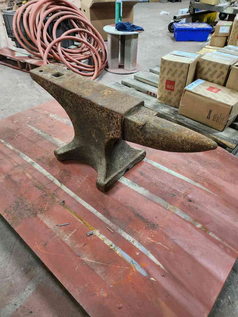 334lb anvil - Kingsford, Michigan - FleaMarketBay