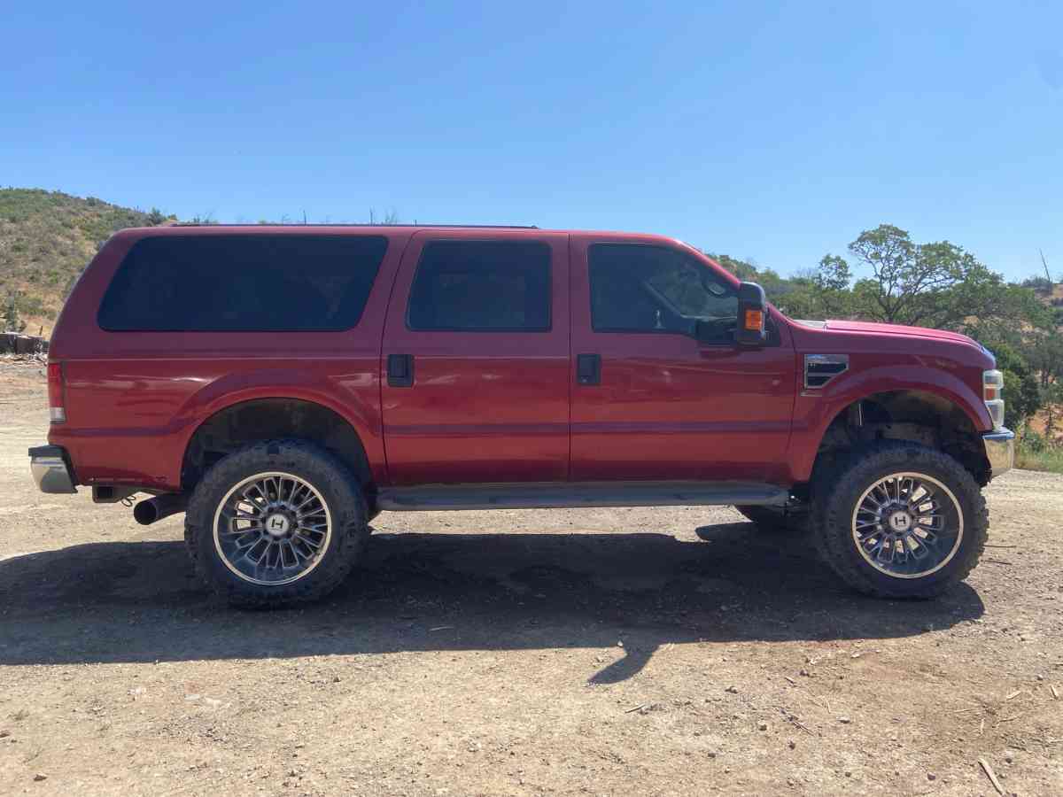 2000 Ford Excursion - Middletown, California - FleaMarketBay