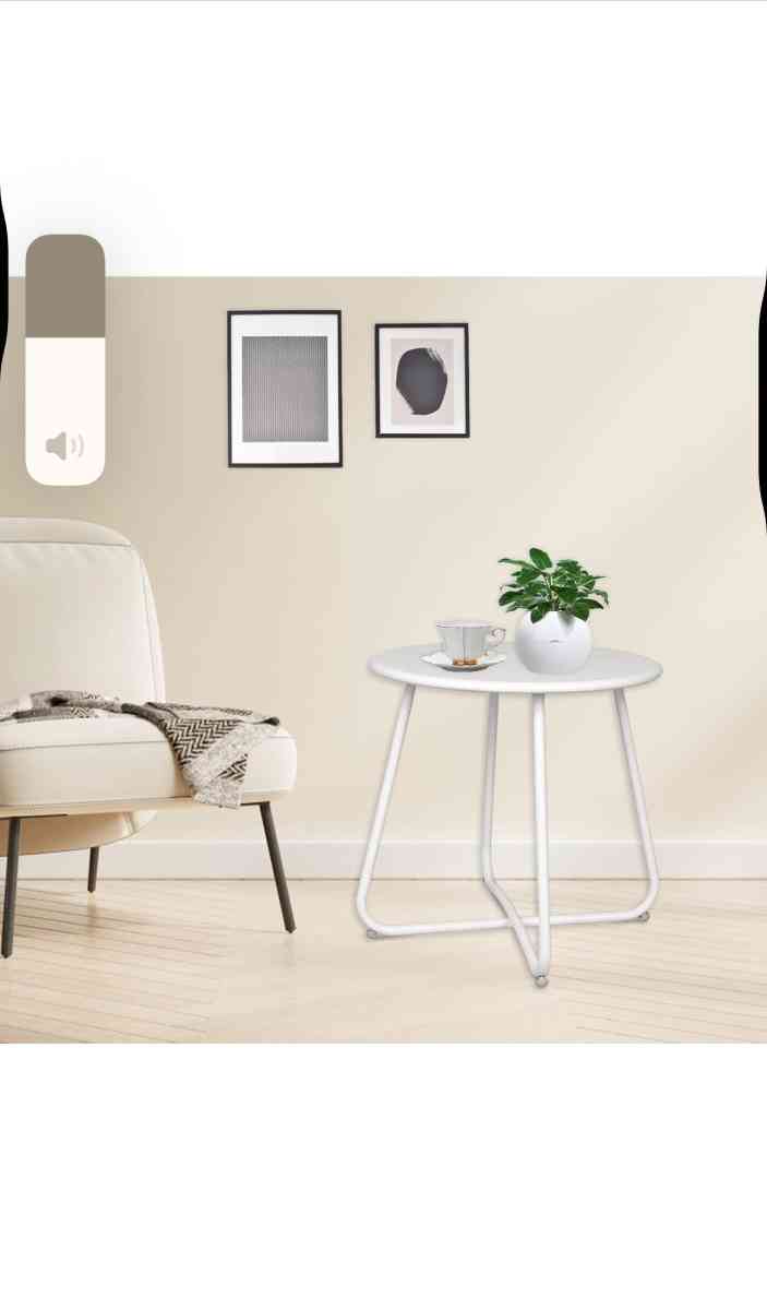 small round side table - Pomona, California - FleaMarketBay