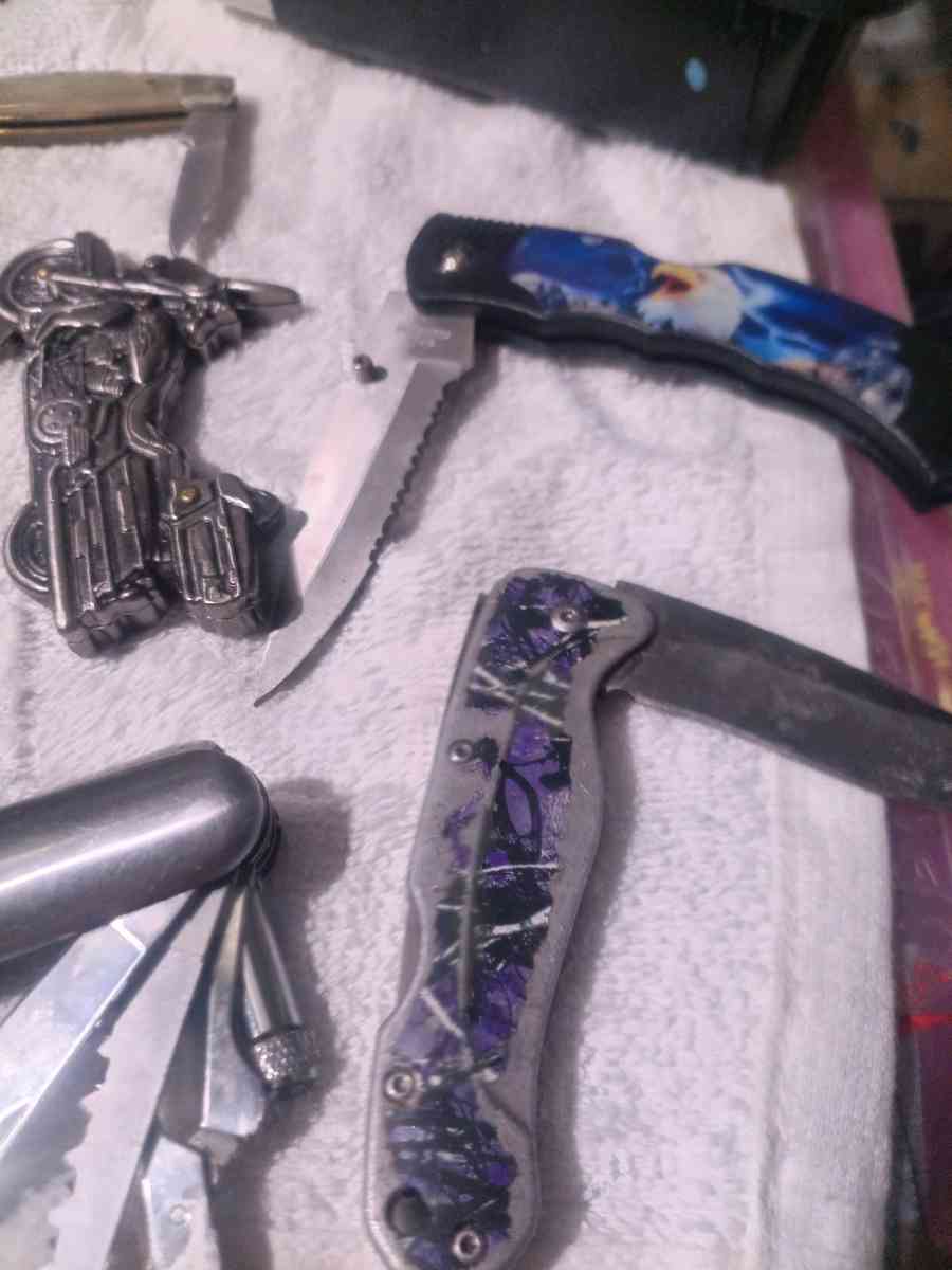 8 mixed knives - Oklahoma City, Oklahoma - FleaMarketBay