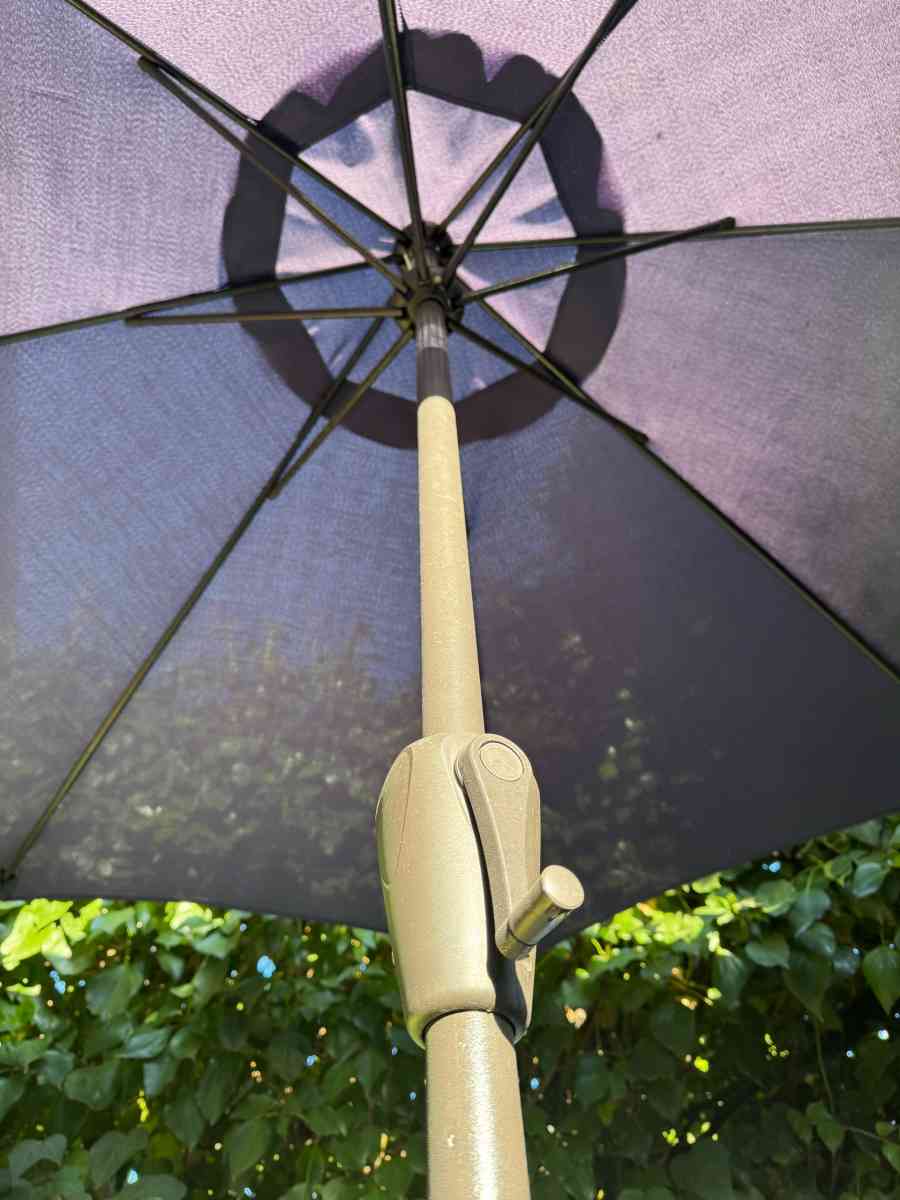 Complete Patio Set - Valley Village, California - FleaMarketBay