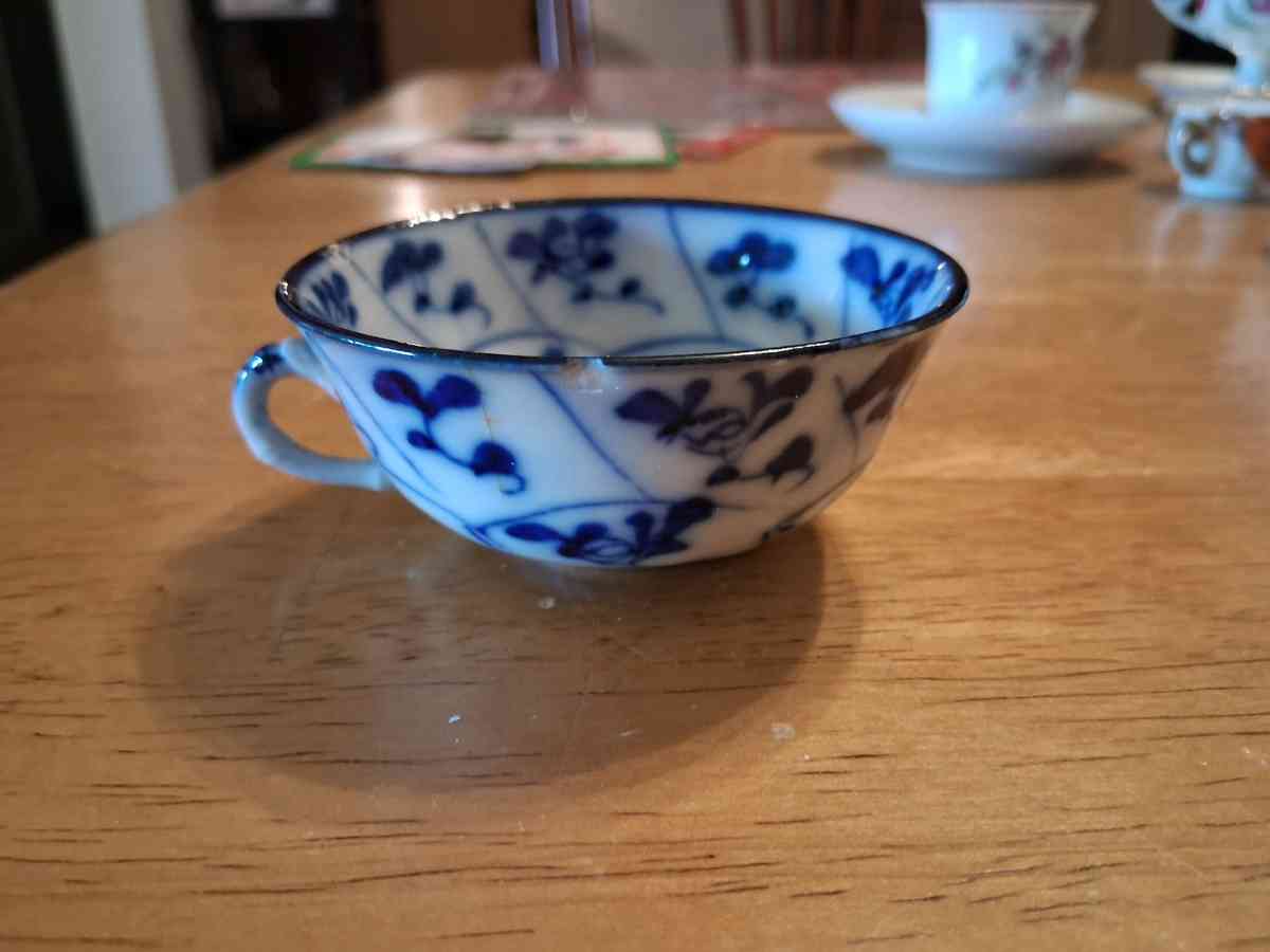 teacup and saucer set - Comstock, Michigan - FleaMarketBay