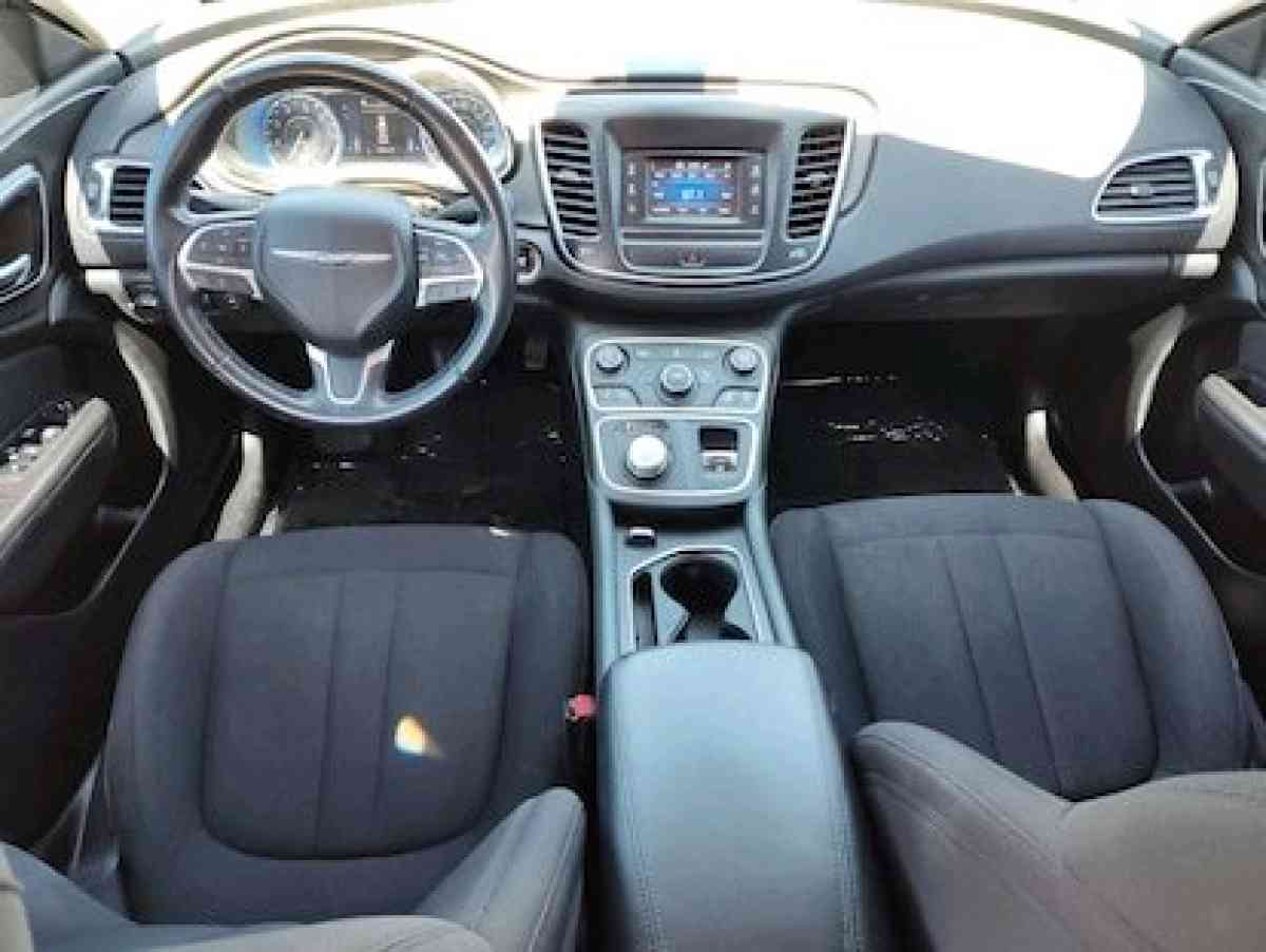 2015  Chrysler200 Limited - Las Vegas, Nevada - FleaMarketBay