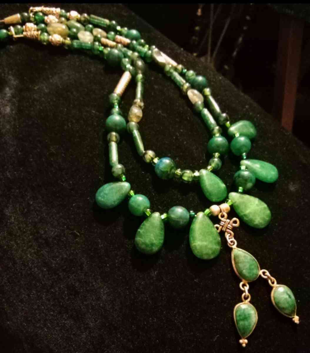 Handmade double strand emerald necklace - Alturas, California - FleaMarketBay