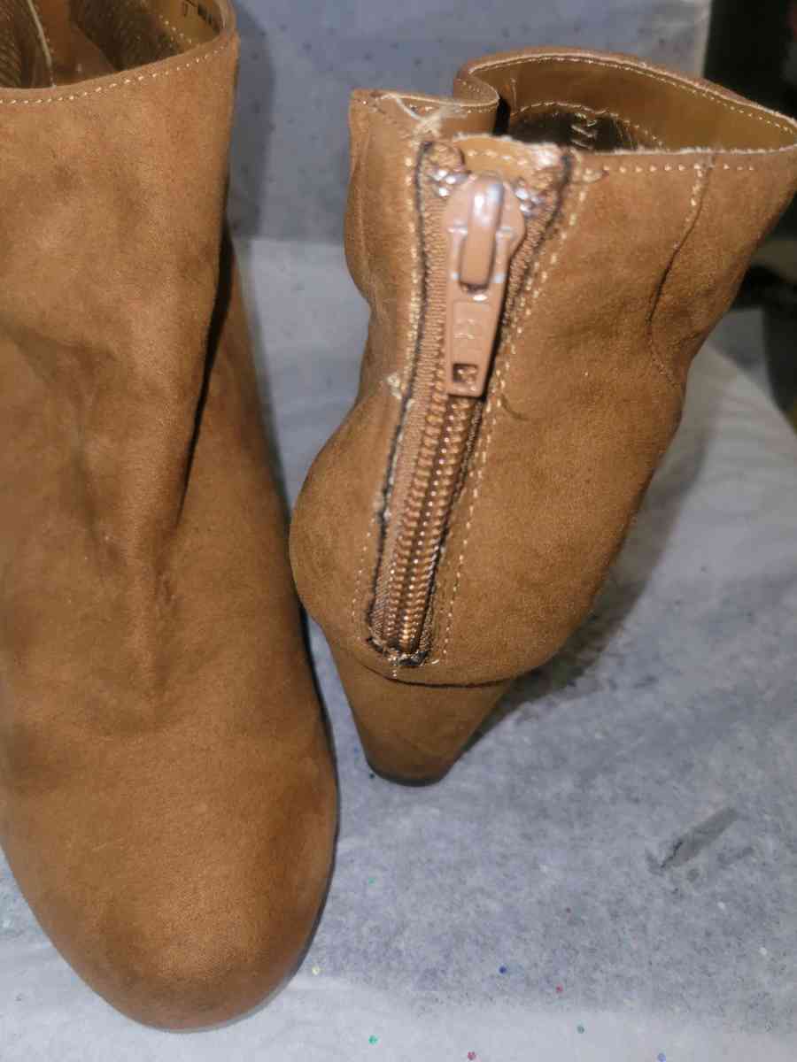 Tan Ankle Boots - Allamuchy, New Jersey - FleaMarketBay