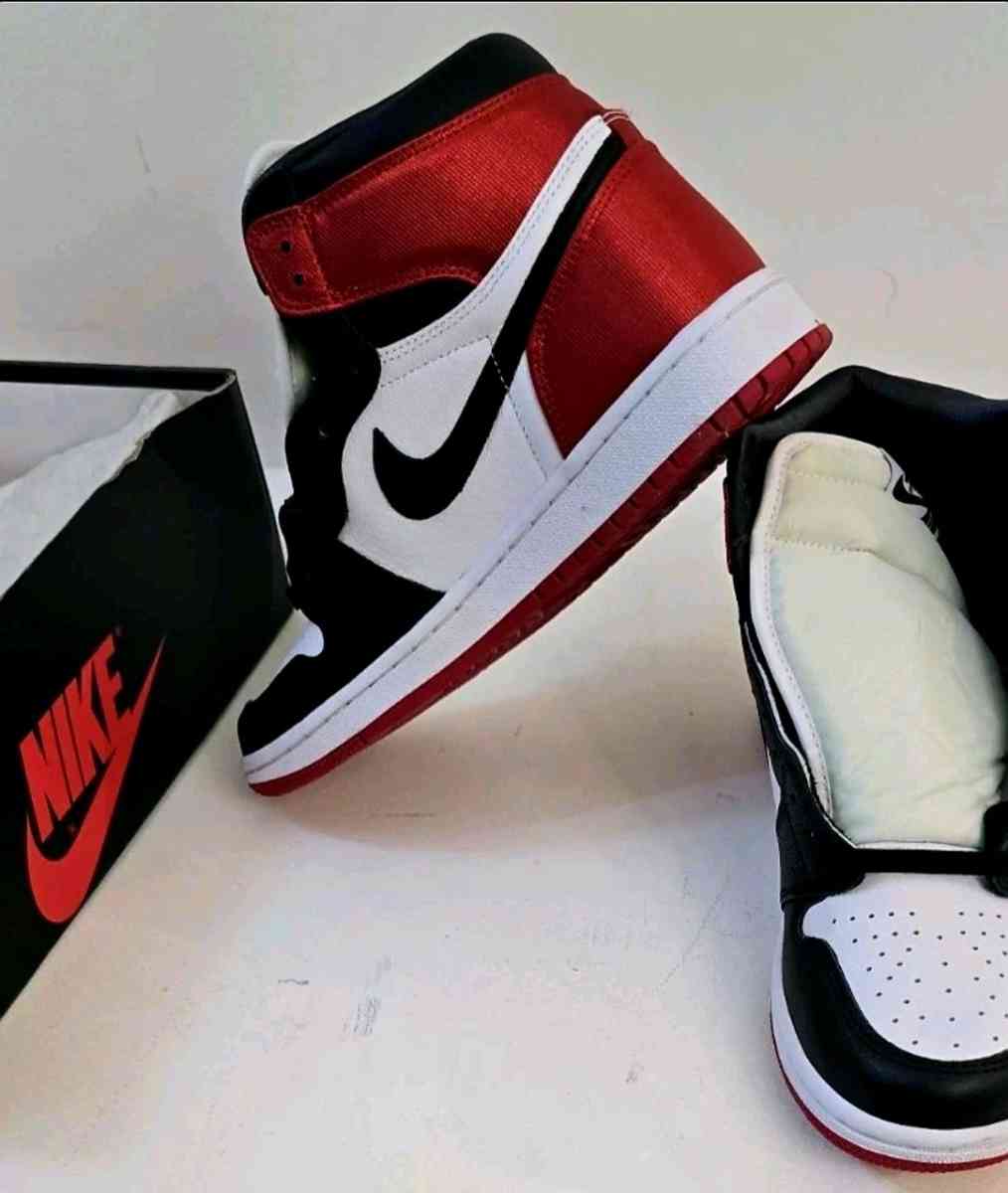 Size 85  Air Jordan 1 Retro High Satin Black Toe W - Broadview, Illinois - FleaMarketBay