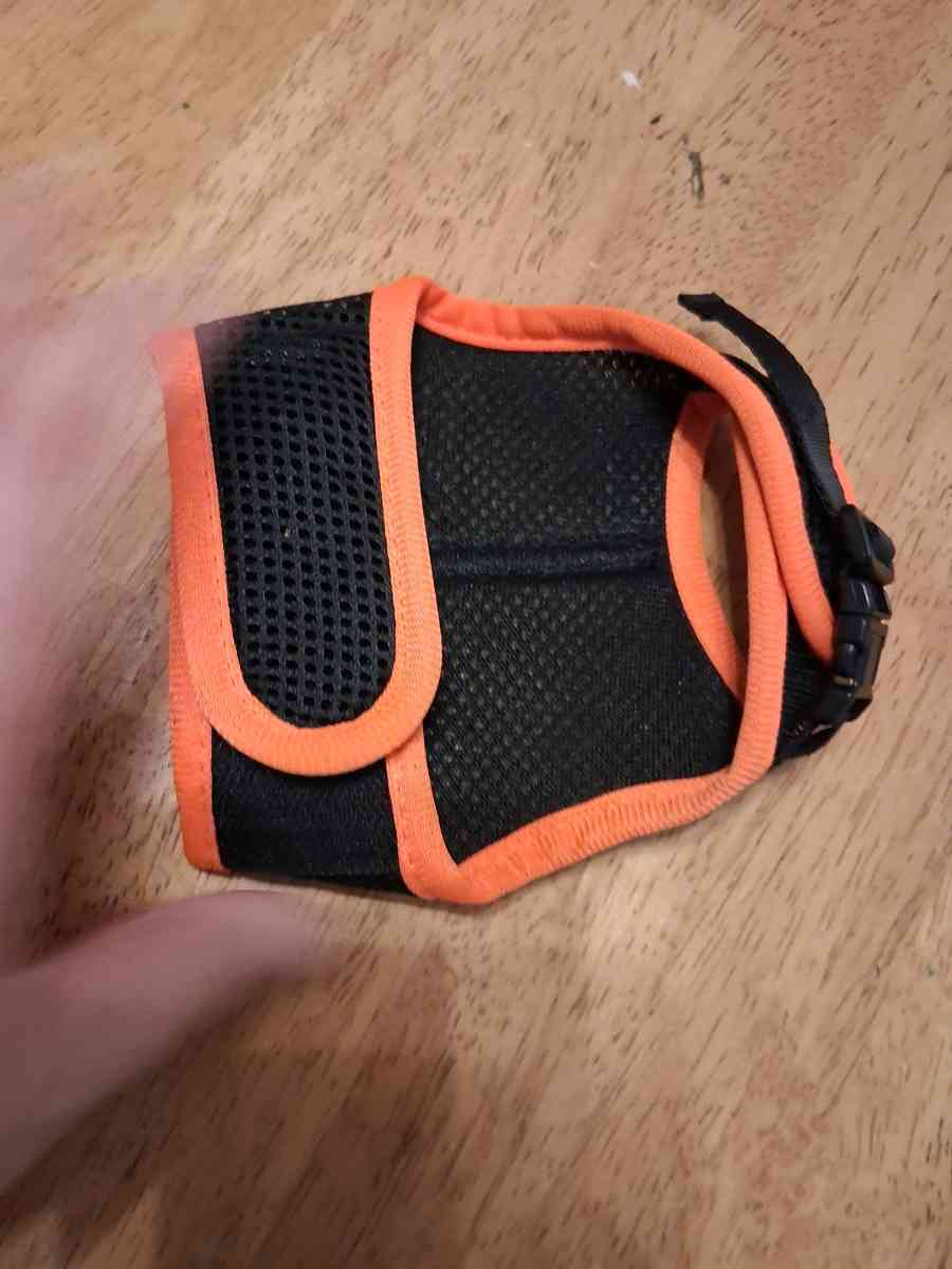 2 bunny harnesses n leashes - Comstock, Michigan - FleaMarketBay