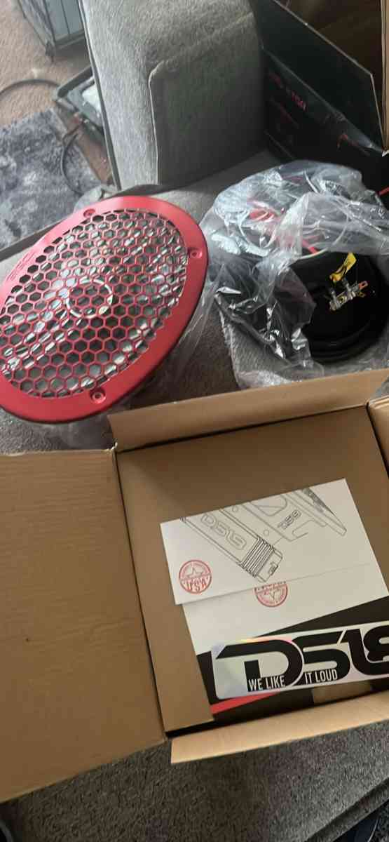 4 bosinas Ds18 amplificador - Colorado Springs, Colorado - FleaMarketBay