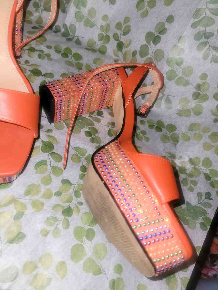 ORANGE SEQUENCE SANDALS - Allamuchy, New Jersey - FleaMarketBay