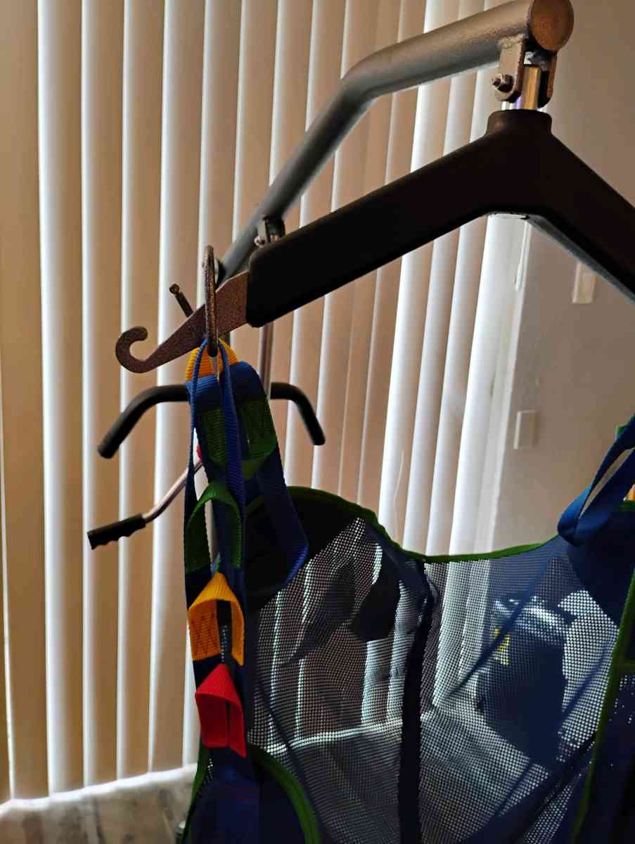 Hydraulic manual patient lift - Garland, Texas - FleaMarketBay