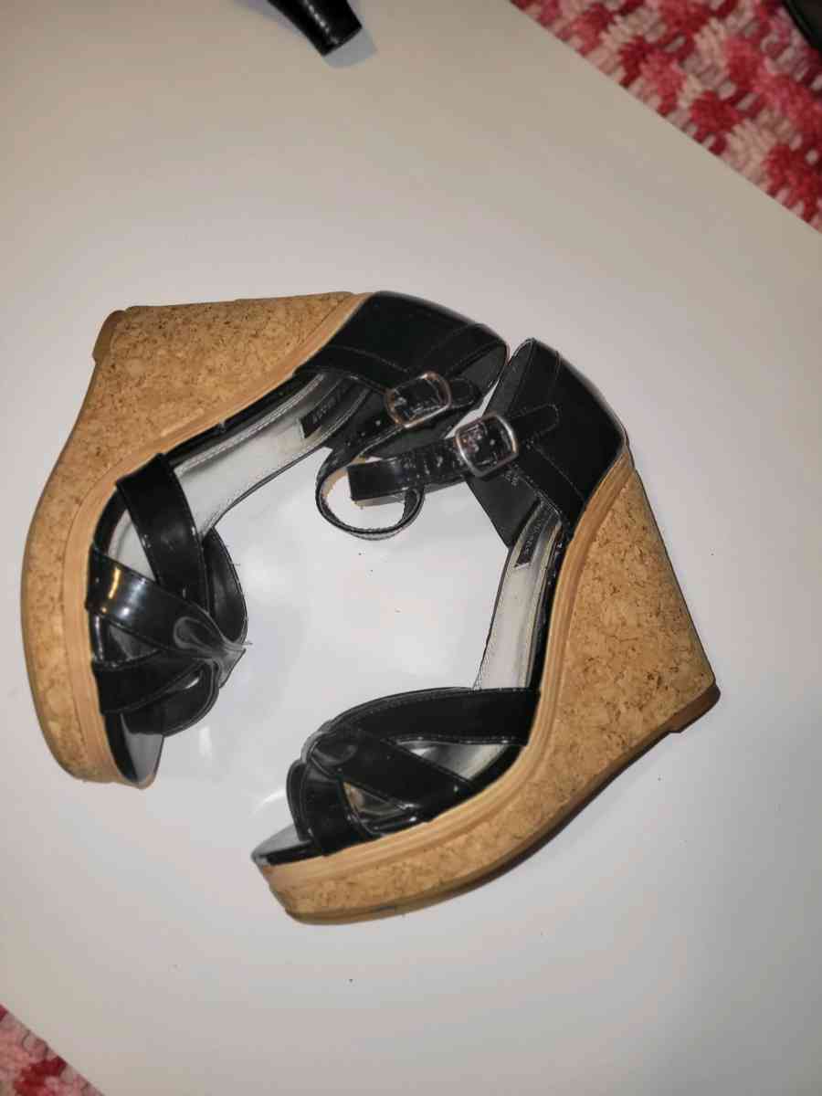 Daisy Fuentes - Jacksonville, Florida - FleaMarketBay